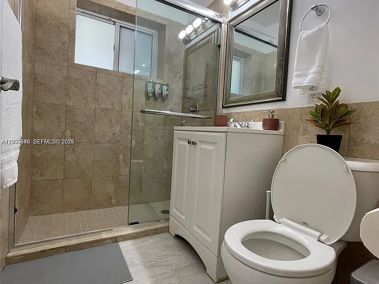 1380 SW 11th St #1 — Photo 10