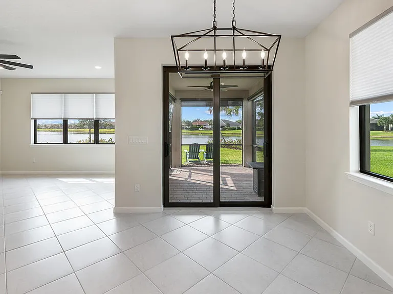 471 SE Vallarta Dr — Photo 12