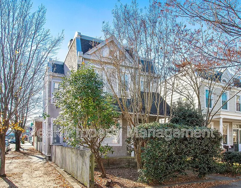 Building Photo - 2901 Ellwood Ave #2