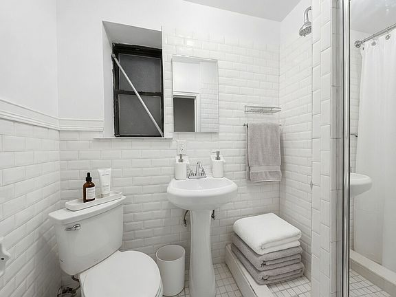 5th image of 405 W 49th St APT 3E