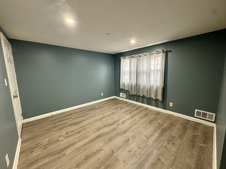 347 E 29th St #2 — Photo 12