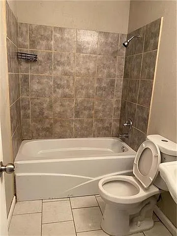 3 bed, 2.0 bath, 1258 sqft, $1,560 — Photo 3
