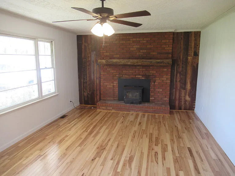 1330 Davis Rd — Photo 6