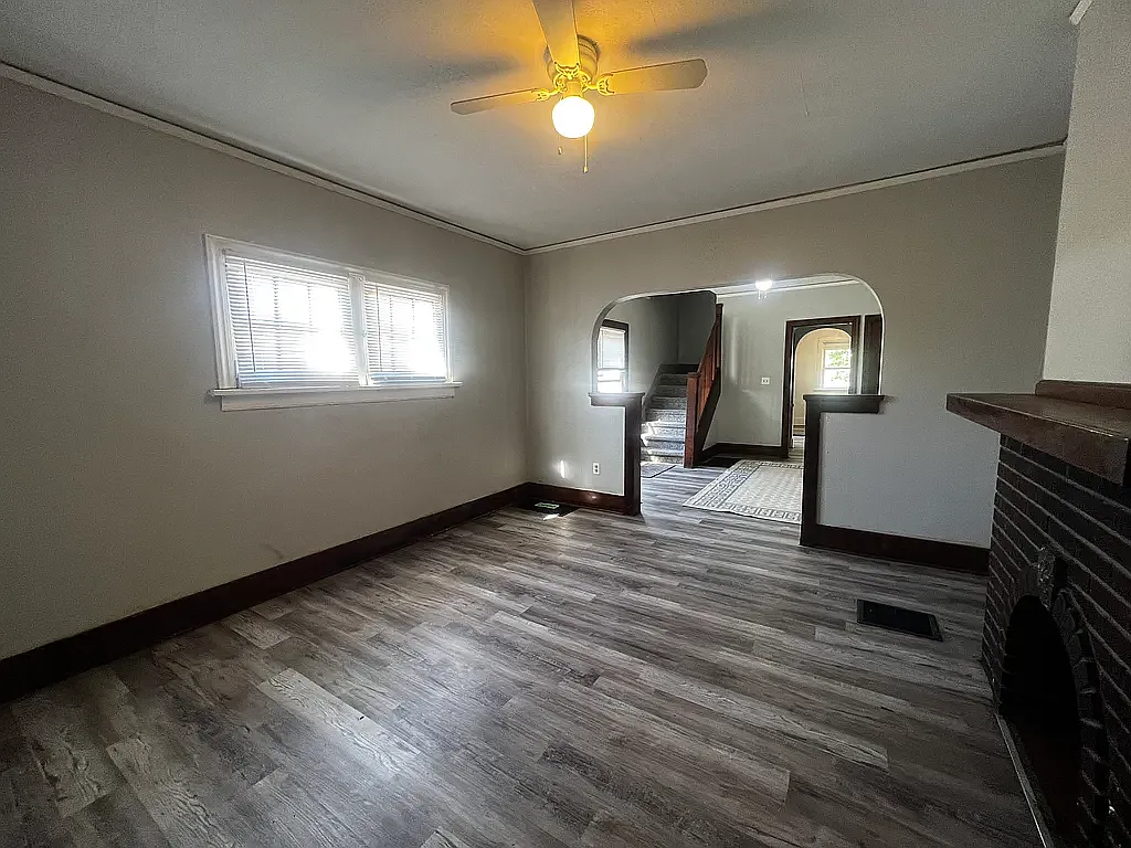 3 bed, 2388 sqft, $1,150 — Photo 4