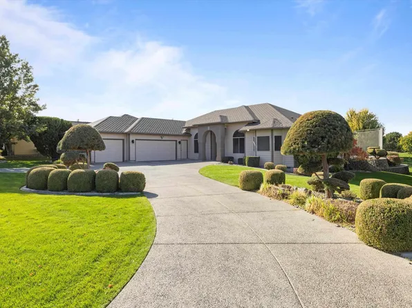 1106 W Canyon Lakes Dr, Kennewick, WA 99337