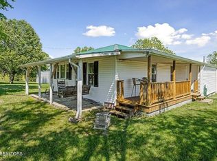 1217 Three Island Rd, Walling, TN 38587