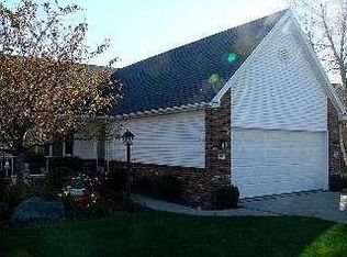 913 S Lallendorf Rd #D, Oregon, OH 43616