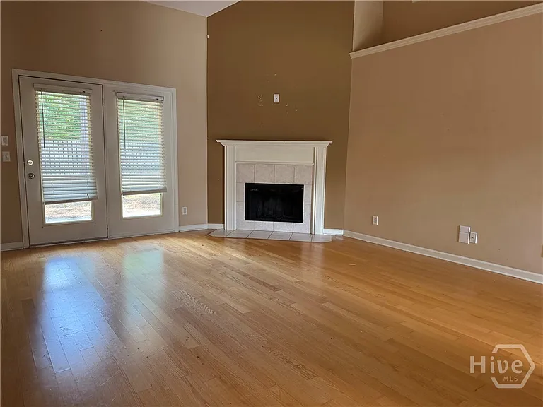 275 Silver Brook Cir — Photo 4
