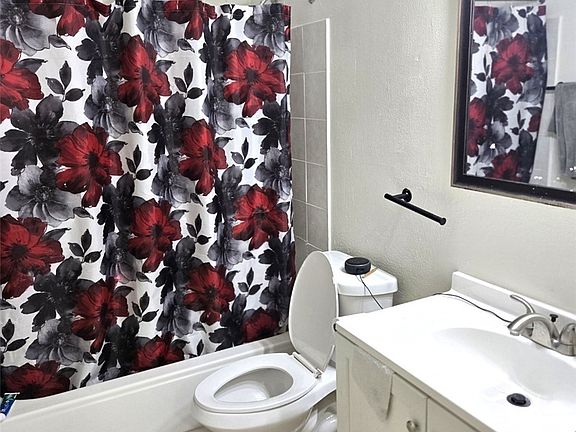 5th image of 3939 Prescott Ave