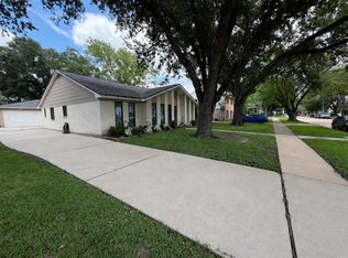 15910 Singapore Ln, Jersey Village, TX 77040