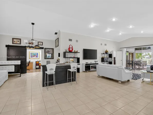 10344 Sunset Bend Dr, Boca Raton, FL 33428