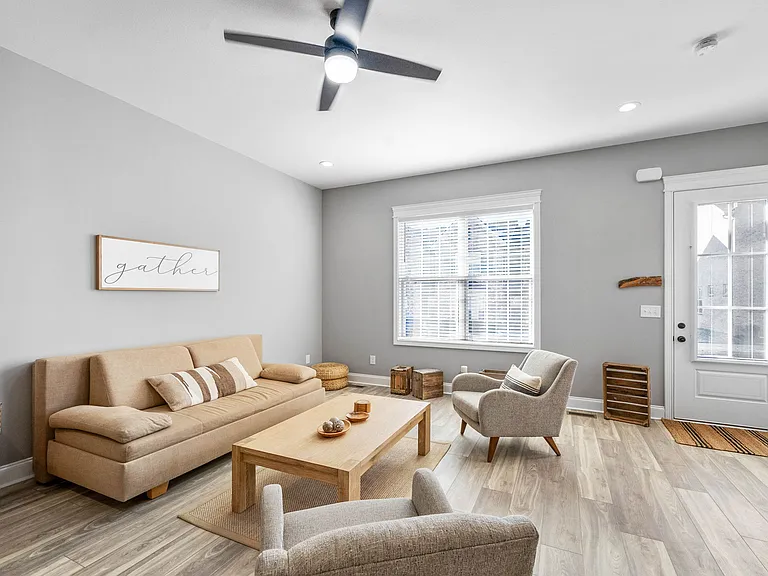 132 Savannah Ave — Photo 7