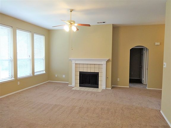 2nd image of 312 Plantation Oak Ave