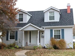 1600 Berkley Ln, Swansea, IL 62226