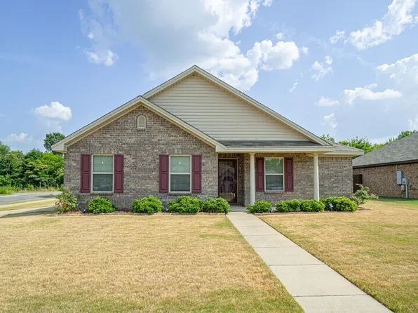 594 Sunset Dr, Prattville, AL 36067