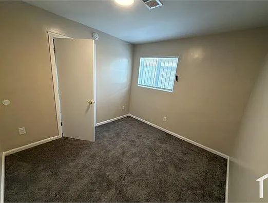 2609 Cedar Ave #3 — Photo 5