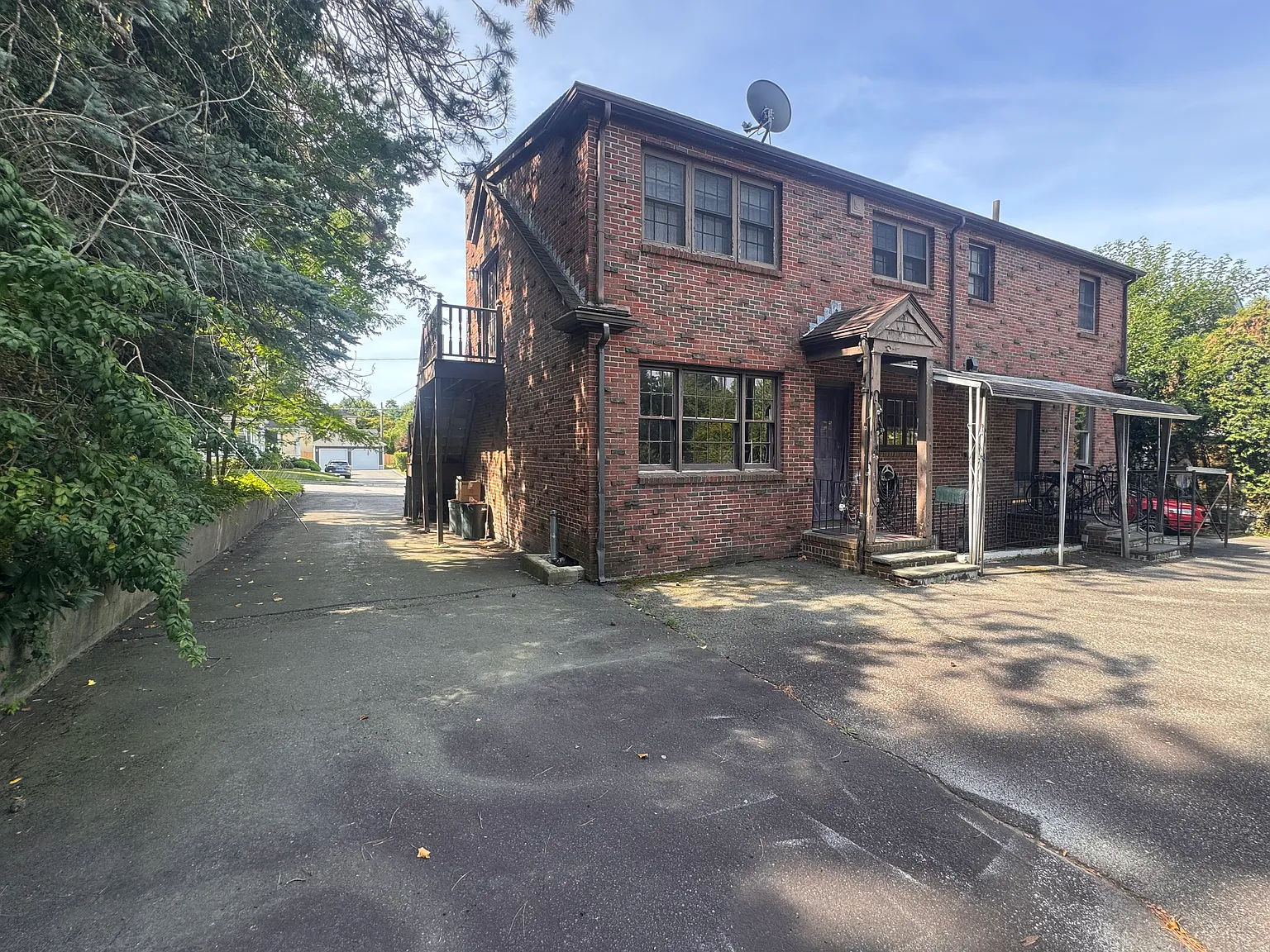 4 bed, 1967 sqft, $3,700 — Photo 4