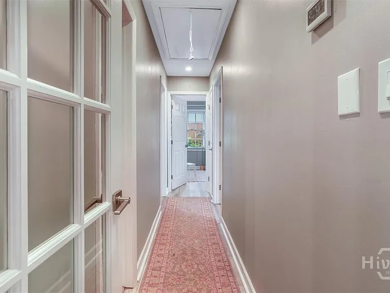 620 Valleybrook Rd — Photo 18