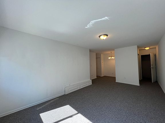 2nd image of 736 W Buena Ave #204