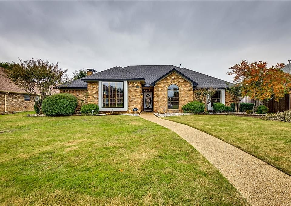 1st image of 811 Willow Brook Dr