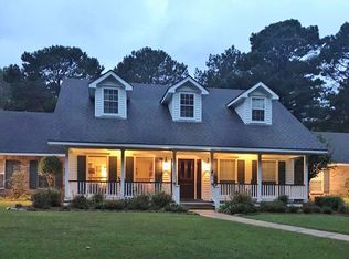 2001 Hawthorne Dr, McComb, MS 39648