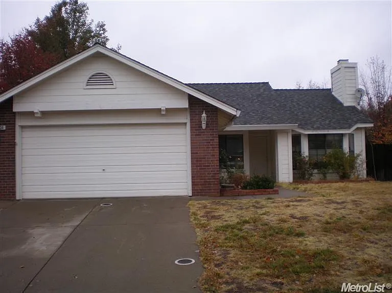 134 Arbuckle Ave photo 1