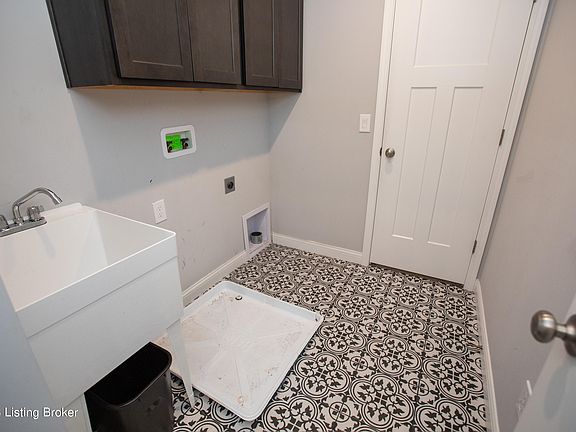 2nd image of 454 Copper Creek Dr