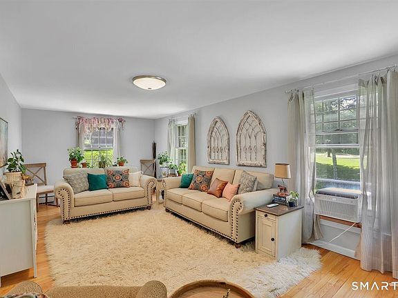 5th image of 11 Lexington Drive