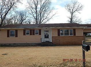 1106 Sunset Dr, Oswego, KS 67356