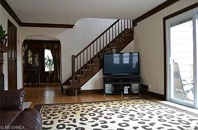 5th image of 7035 Greenleaf Ave