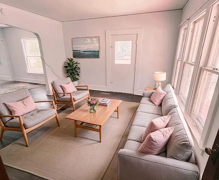 82 E Grand Ave — Photo 1