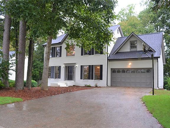 3rd image of 711 Burwood Park Dr