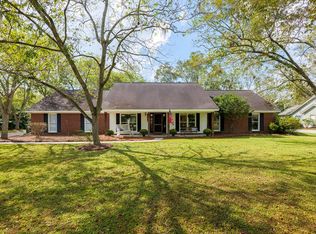 4405 Woodfield Dr, Hahira, GA 31632