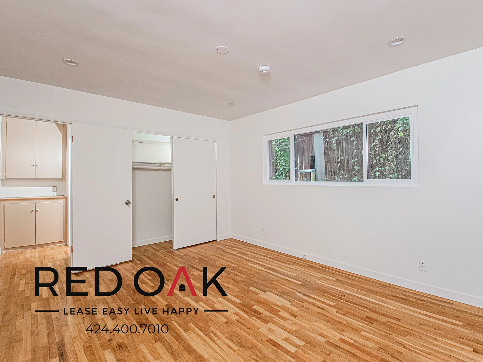Beautiful One Bedroom with Hardwood Floors and On-Site Laundry ~ In Los Feliz! — Photo 3
