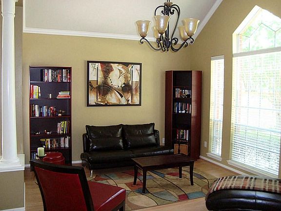 4th image of 2731 Kellyway Ln