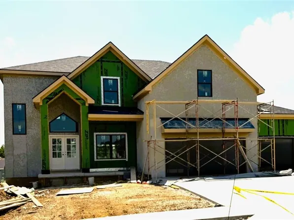 8710 N Farley Ave, Kansas City, MO 64157