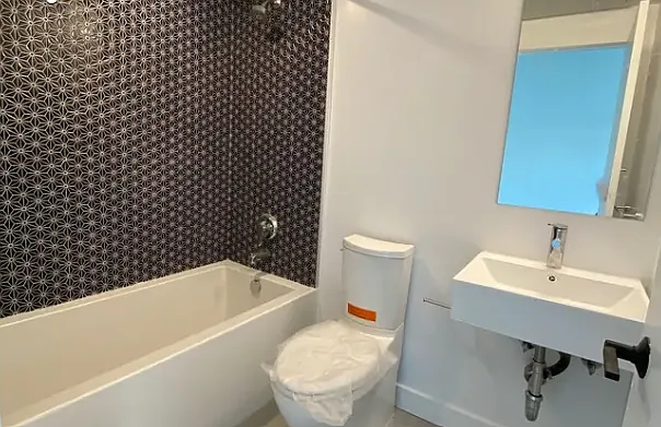 1 bed, 404 sqft, $1,699 — Photo 3