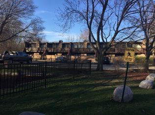 409 Kenneth Cir, Elgin, IL 60120