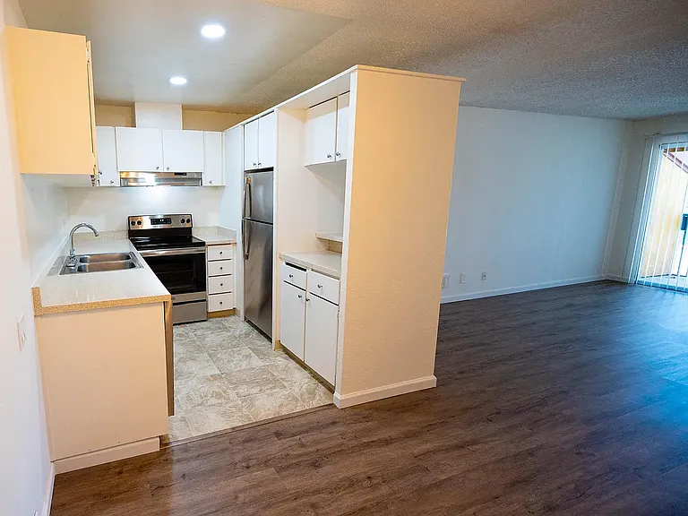 The Cypress 1+1 kitchen