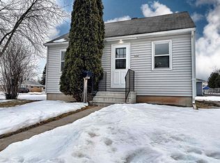 1924 N Charlotte St, Appleton, WI 54911