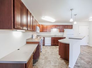 785 8th St SW, Dickinson, ND 58601