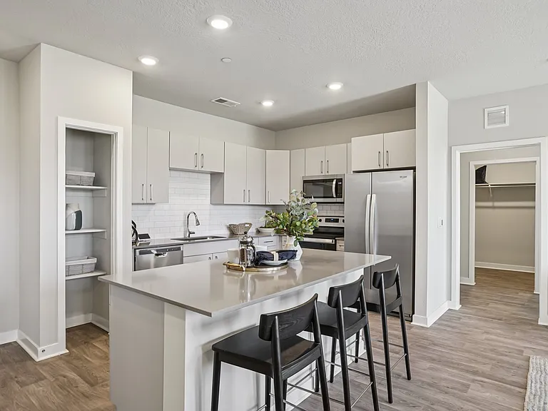 Northshore Apartments — Photo 32
