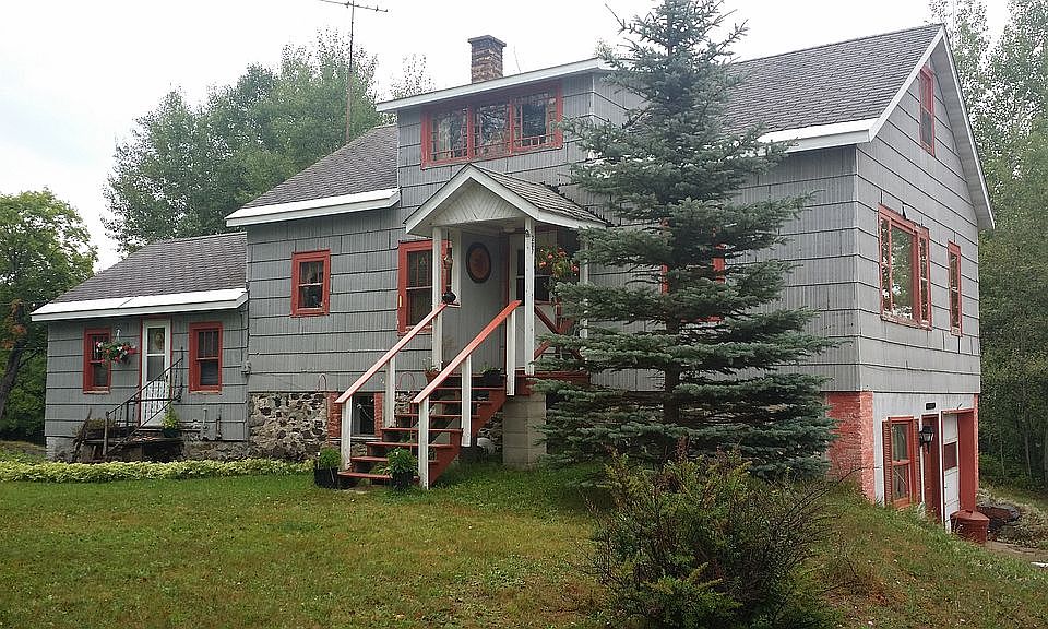 1st image of 207 W Main St