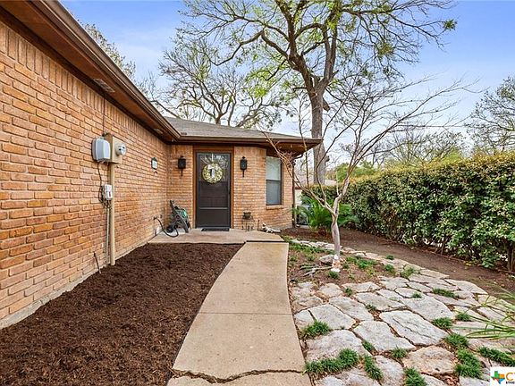 4th image of 4002 River Oaks Cir