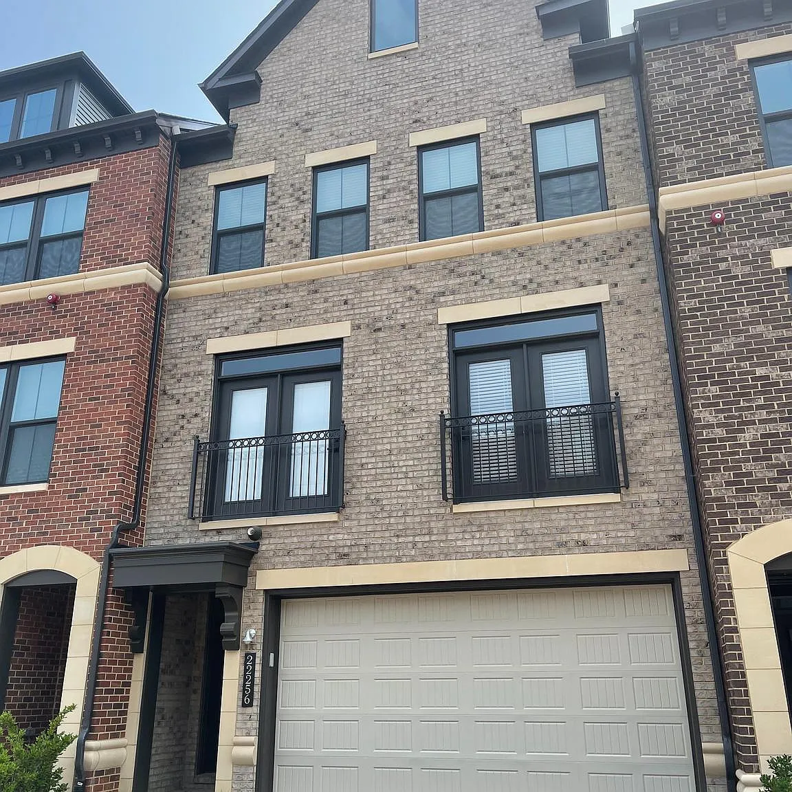 3 bed, 3.5 bath, 3337 sqft, $4,200 — Photo 1