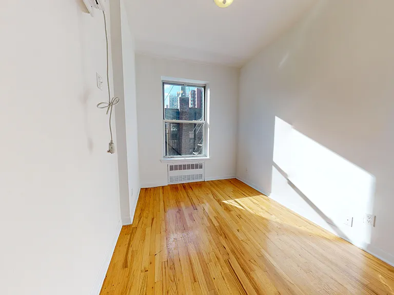 212 E 85th St #5C — Photo 5