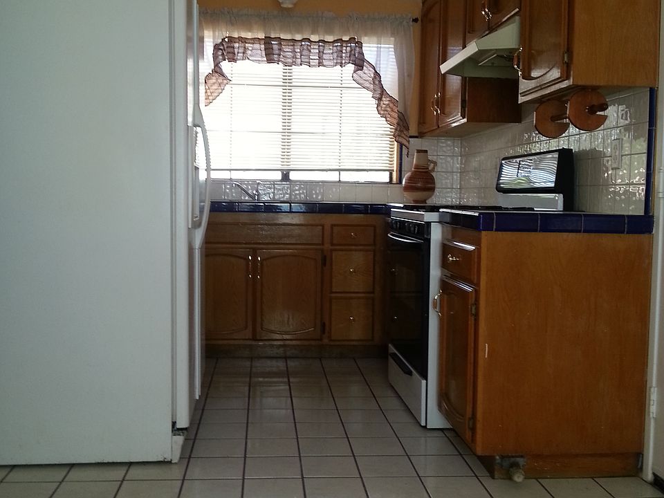 1st image of 1722 Elm Ave