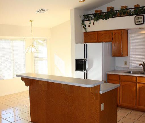 2nd image of 2105 N Jacamar Ln