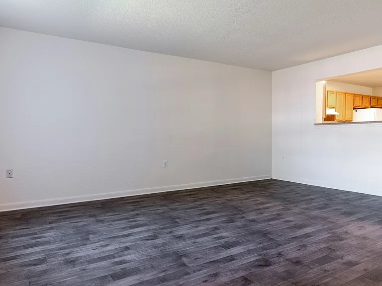 Country Ranch Apartments — Photo 16