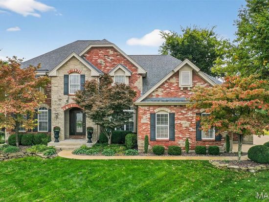 9225 Caddyshack Cir, Saint Louis, MO 63127